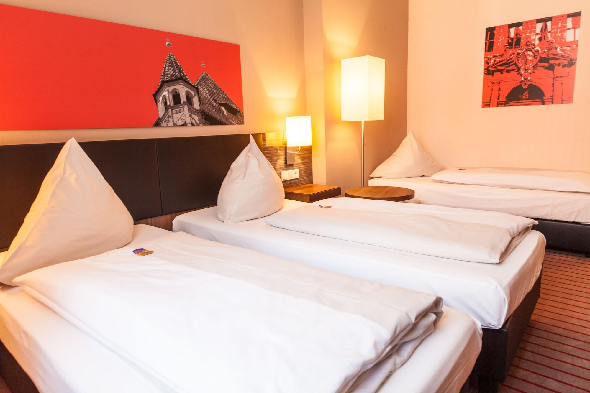 Novina Hotel Tillypark Нюрнберг Экстерьер фото