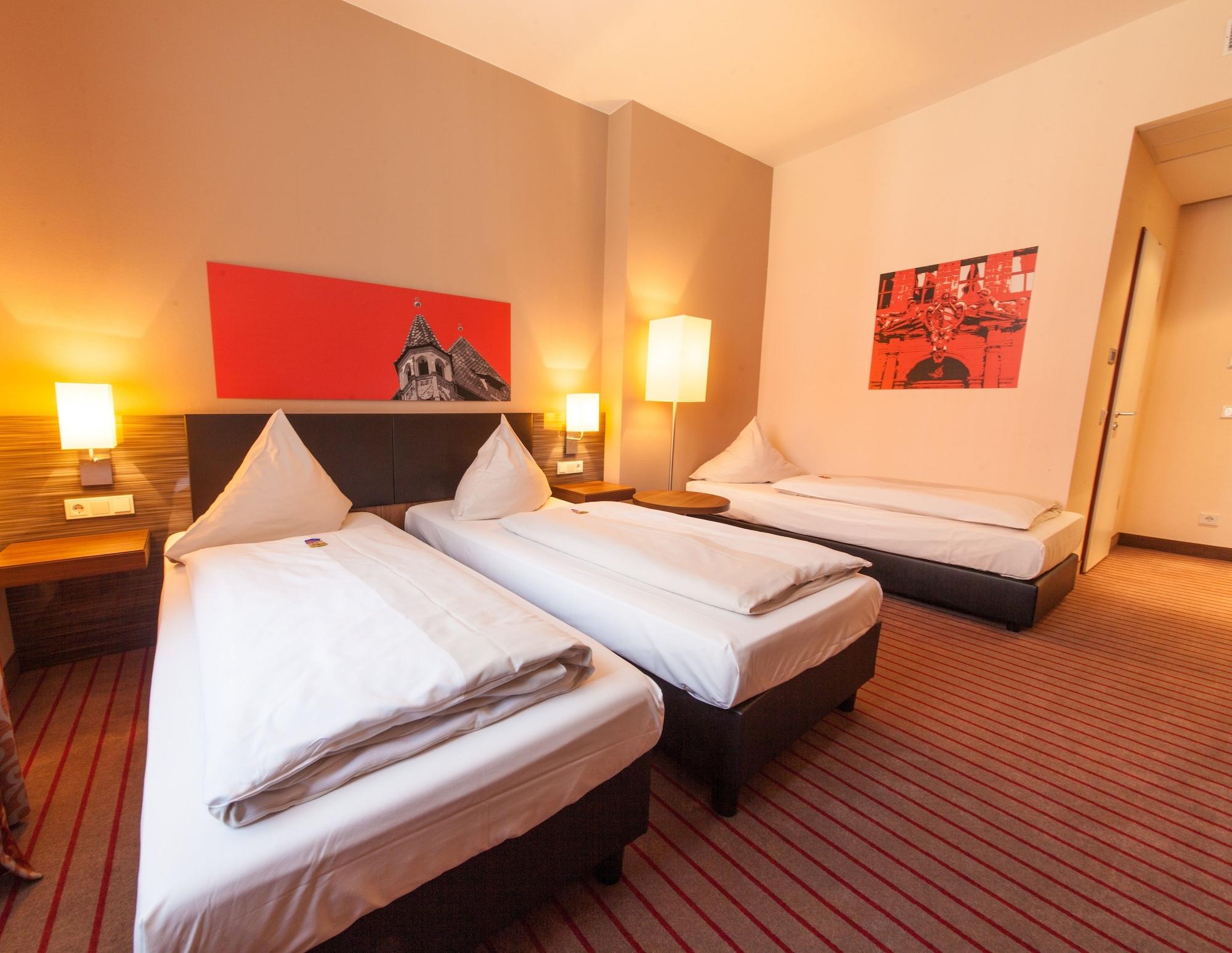 Novina Hotel Tillypark Нюрнберг Экстерьер фото