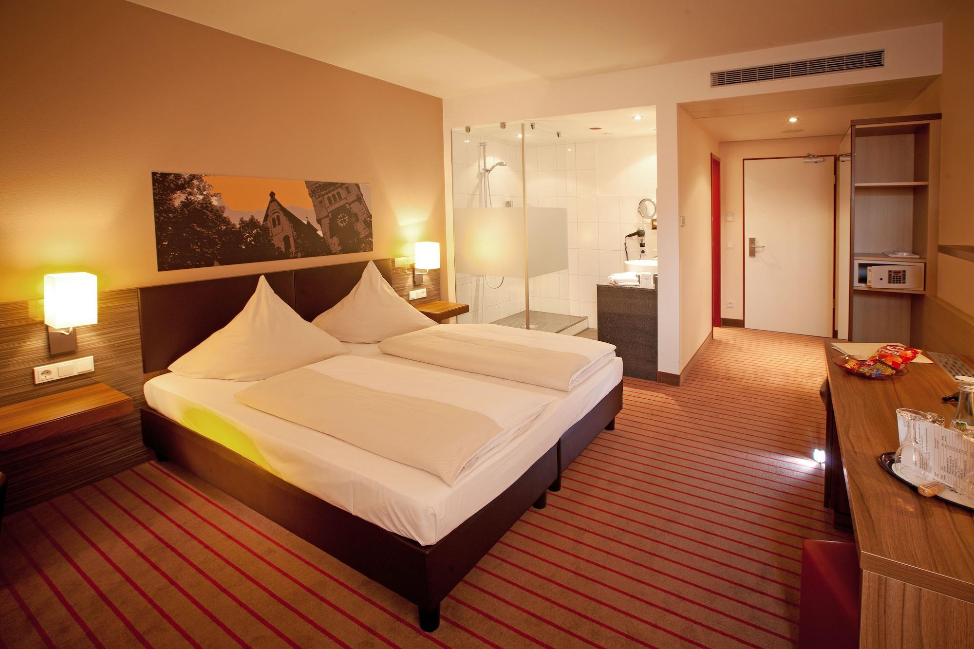 Novina Hotel Tillypark Нюрнберг Экстерьер фото
