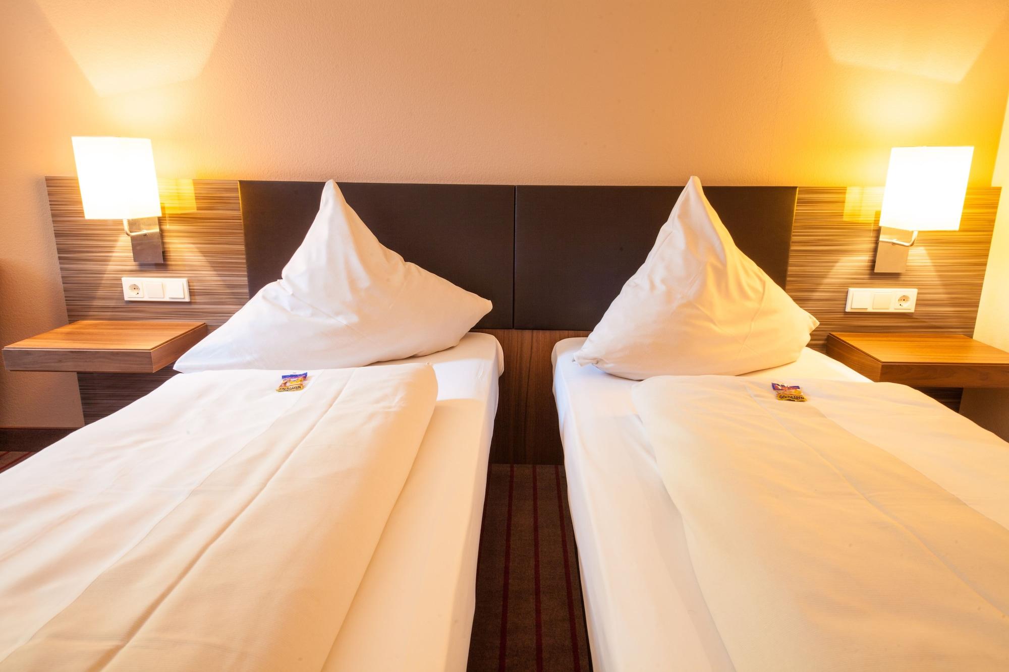 Novina Hotel Tillypark Нюрнберг Экстерьер фото