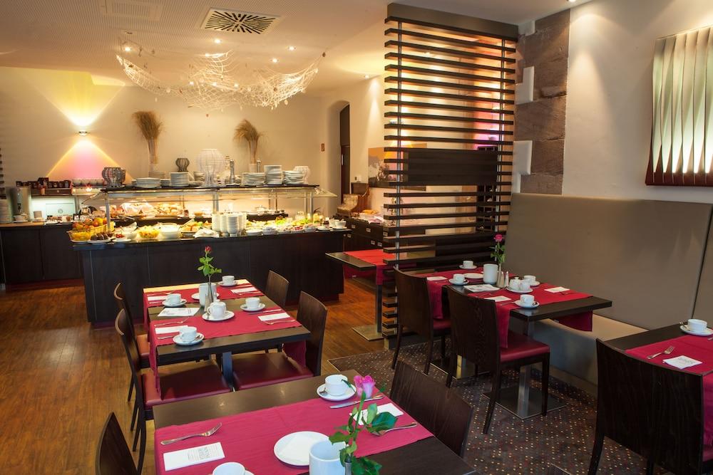 Novina Hotel Tillypark Нюрнберг Экстерьер фото