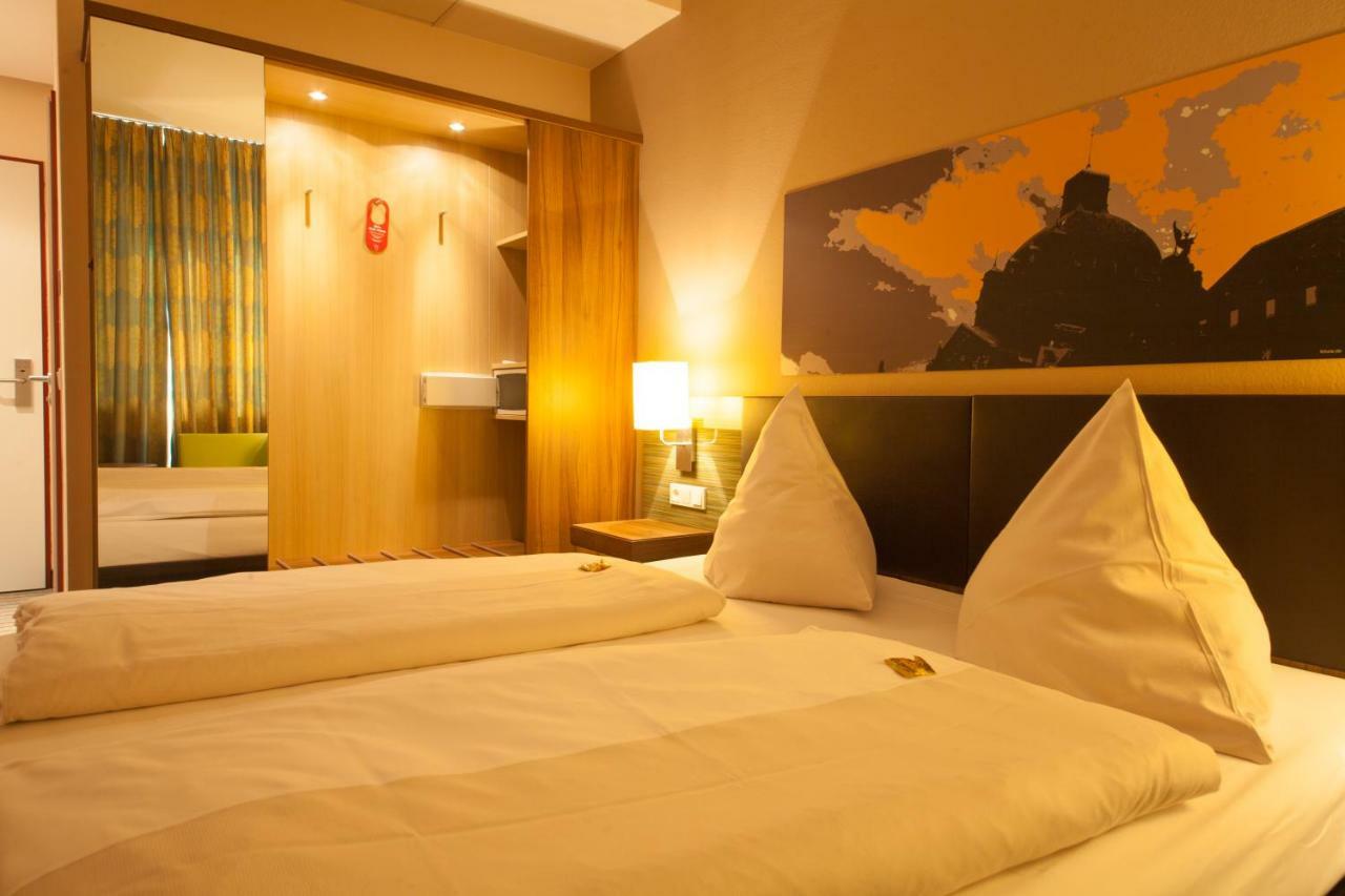 Novina Hotel Tillypark Нюрнберг Экстерьер фото