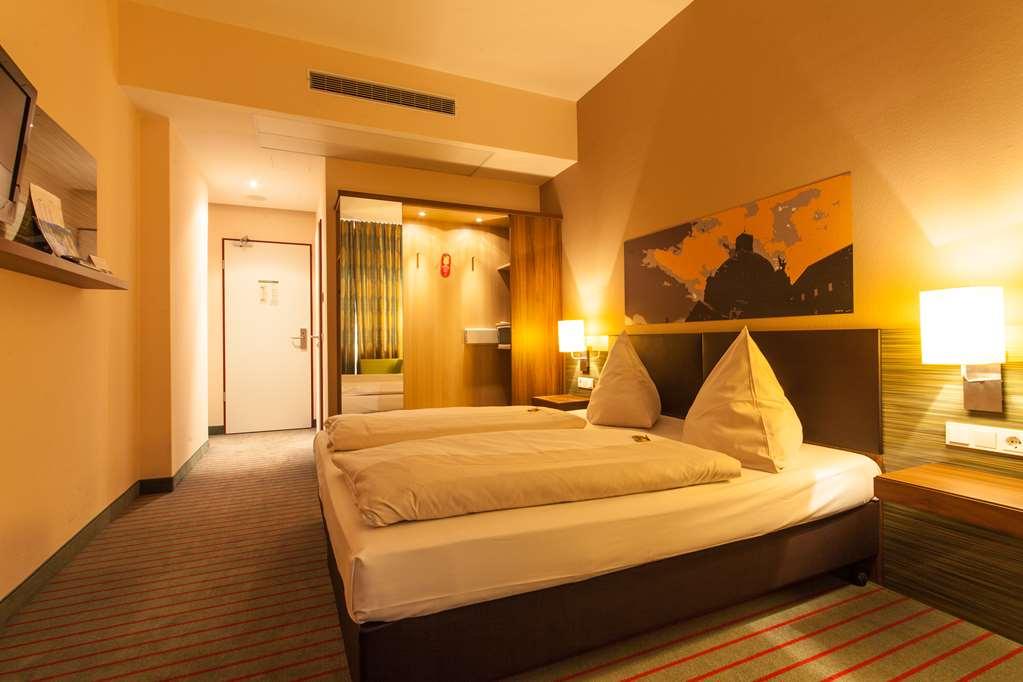 Novina Hotel Tillypark Нюрнберг Номер фото